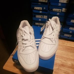 Adidas rivalry 8.5 white